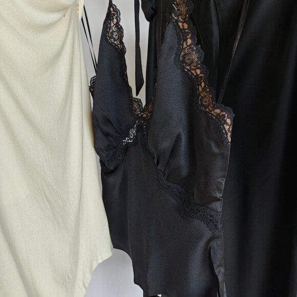 REFORMATION Monica Silk Top in Black, size XS - Picture 3 of 8